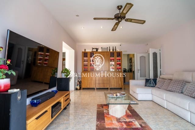 5 makuuhuone Huvila myytävänä paikassa Sitges mukana uima-altaan - 1 440 000 € (Ref: 9169707)