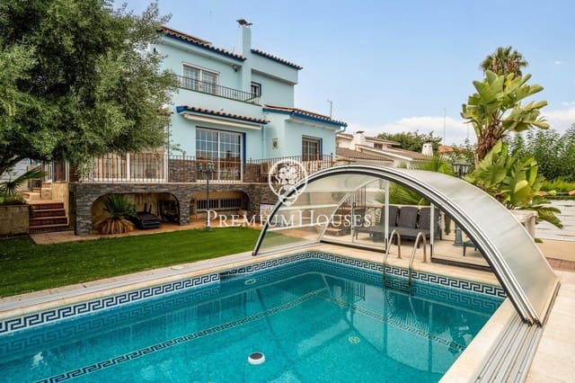 5 makuuhuone Huvila myytävänä paikassa Sitges mukana uima-altaan - 1 440 000 € (Ref: 9169707)