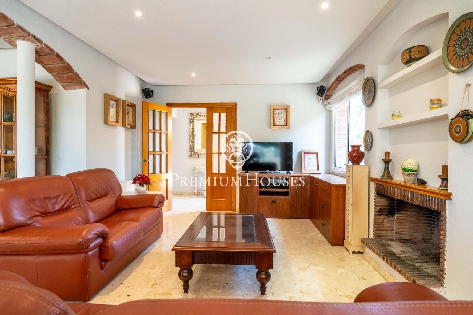 4 sypialnia Willa na sprzedaż w Vilafortuny z basenem garażem - 850 000 € (Ref: 9176591)