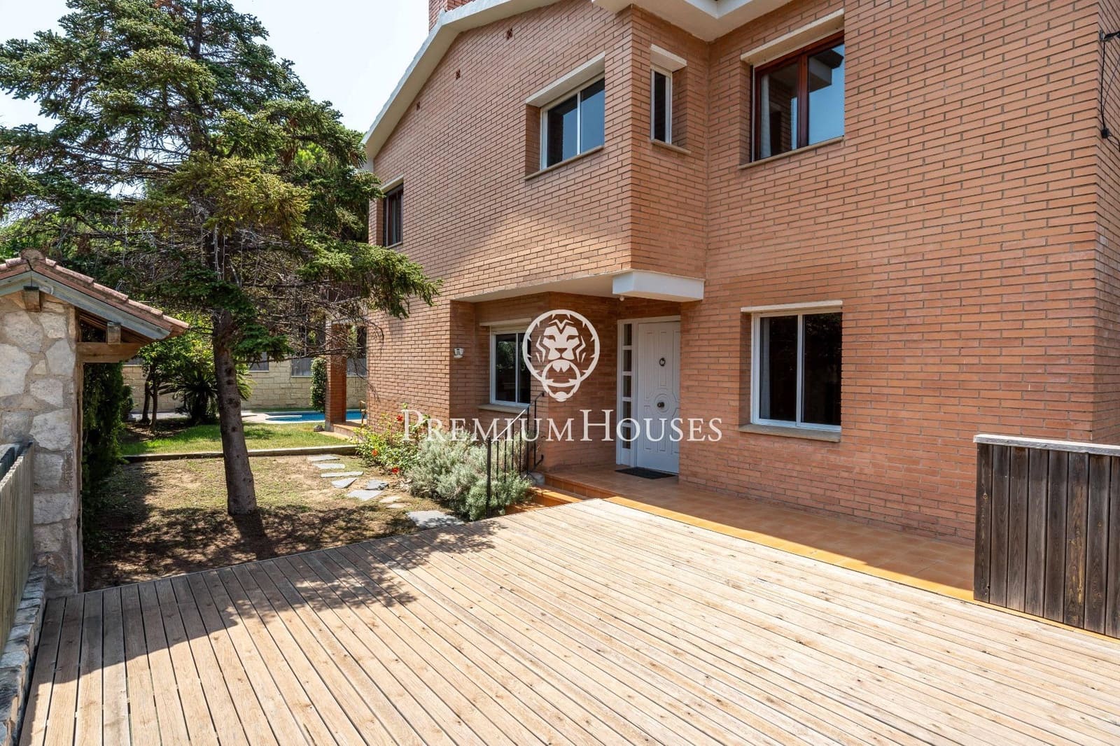 4 sypialnia Willa na sprzedaż w Vilafortuny z basenem garażem - 850 000 € (Ref: 9176591)