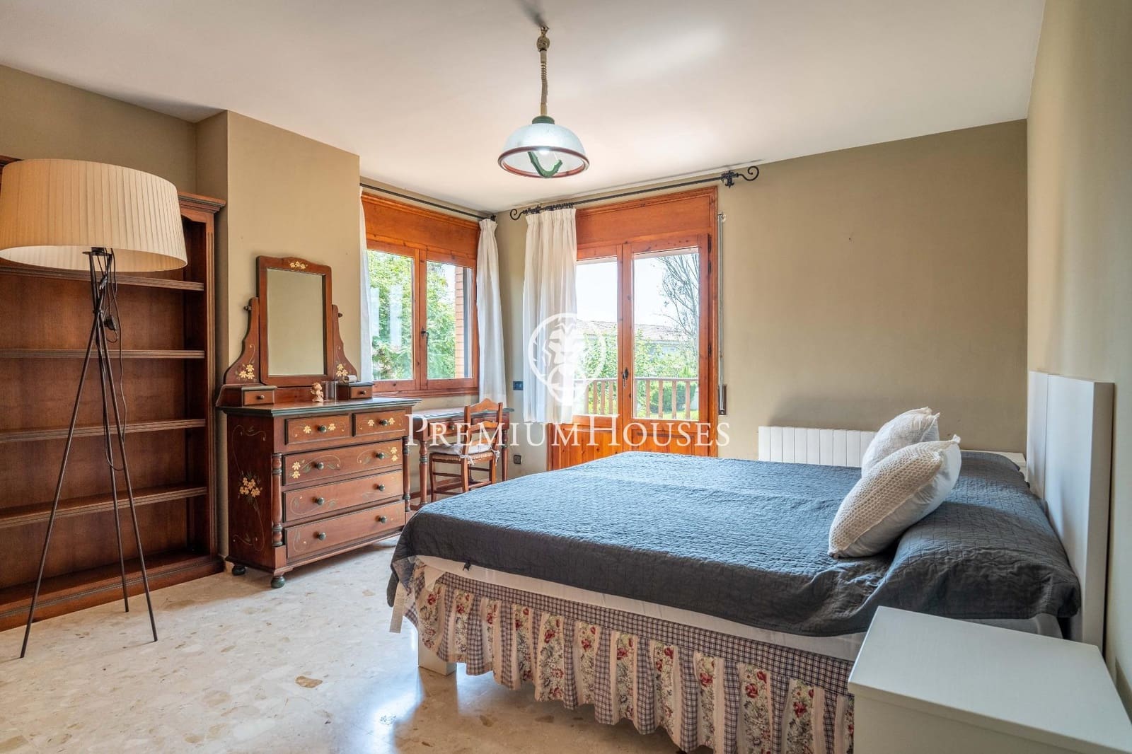 4 sypialnia Willa na sprzedaż w Vilafortuny z basenem garażem - 850 000 € (Ref: 9176591)