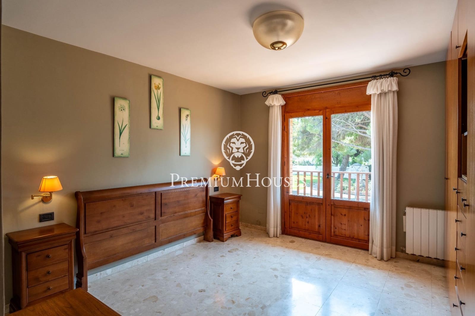 4 sypialnia Willa na sprzedaż w Vilafortuny z basenem garażem - 850 000 € (Ref: 9176591)