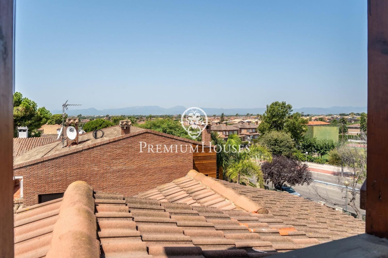 4 sypialnia Willa na sprzedaż w Vilafortuny z basenem garażem - 850 000 € (Ref: 9176591)