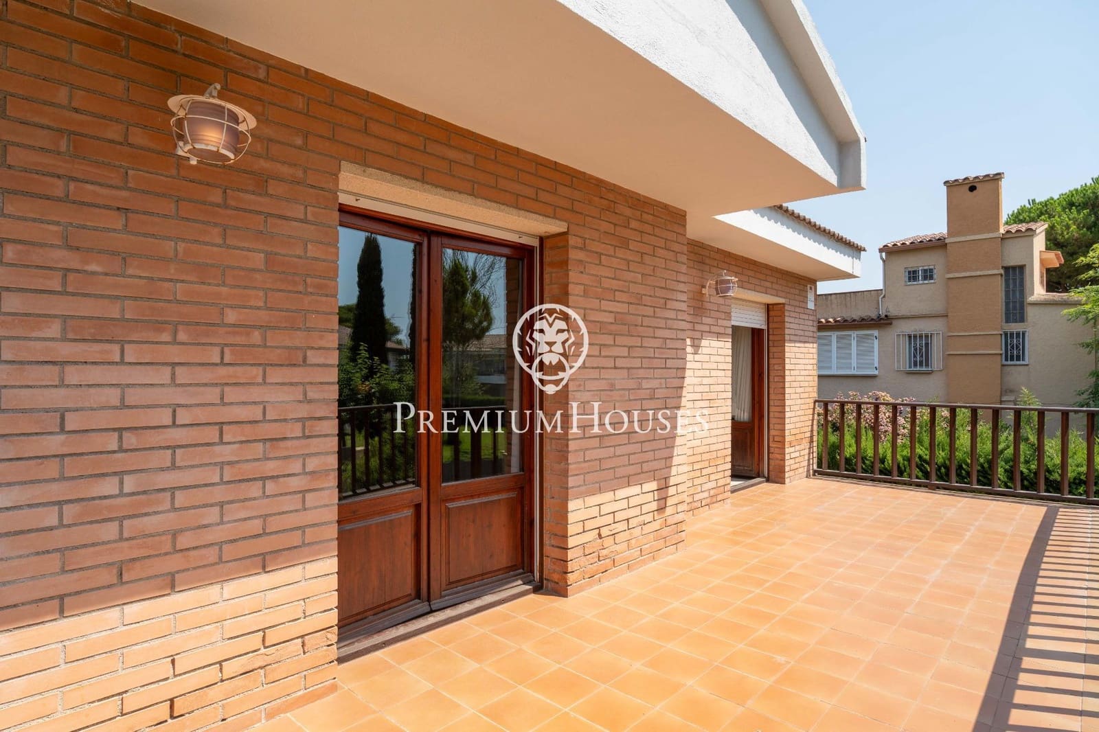 4 sypialnia Willa na sprzedaż w Vilafortuny z basenem garażem - 850 000 € (Ref: 9176591)