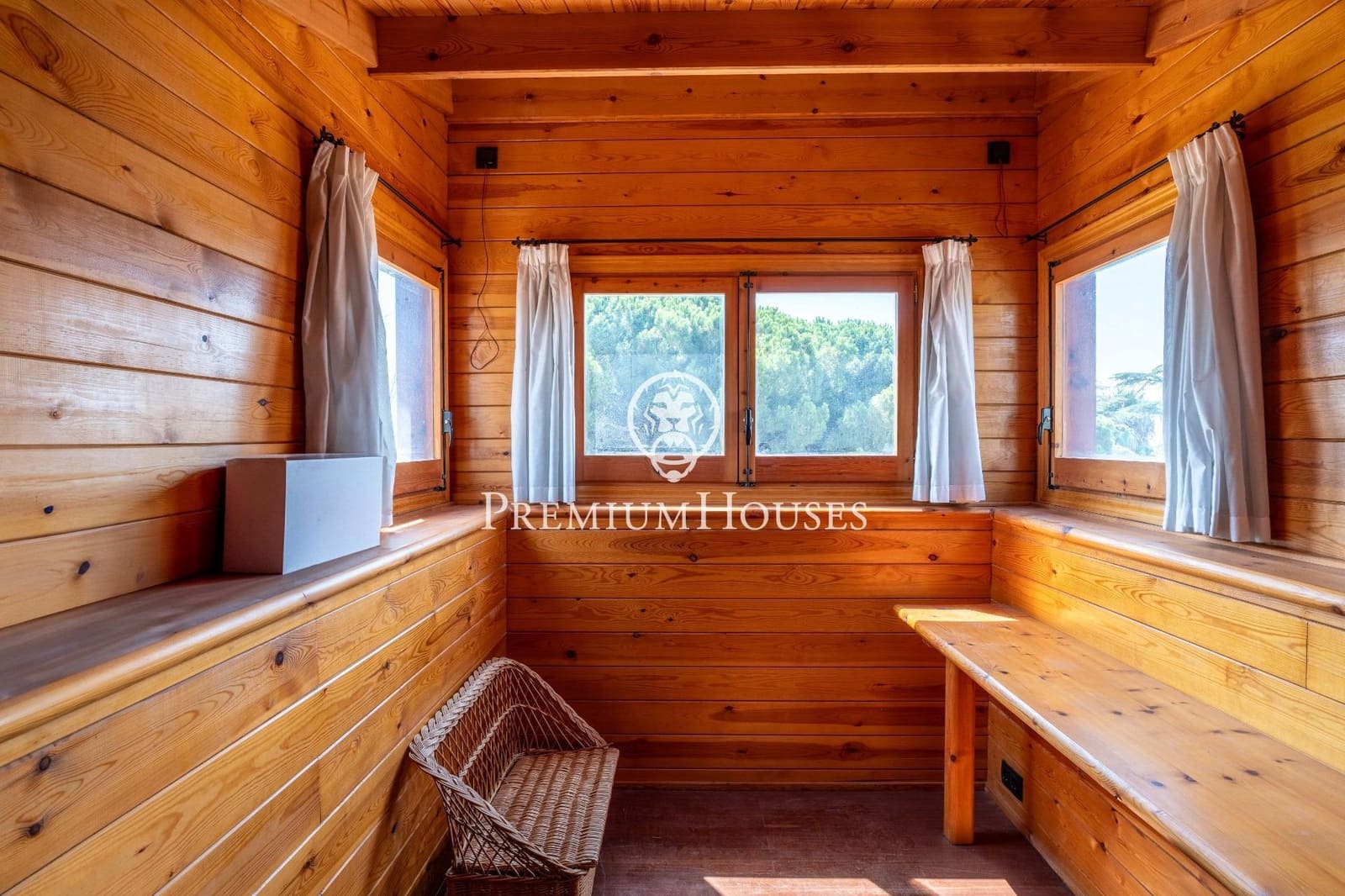 4 sypialnia Willa na sprzedaż w Vilafortuny z basenem garażem - 850 000 € (Ref: 9176591)