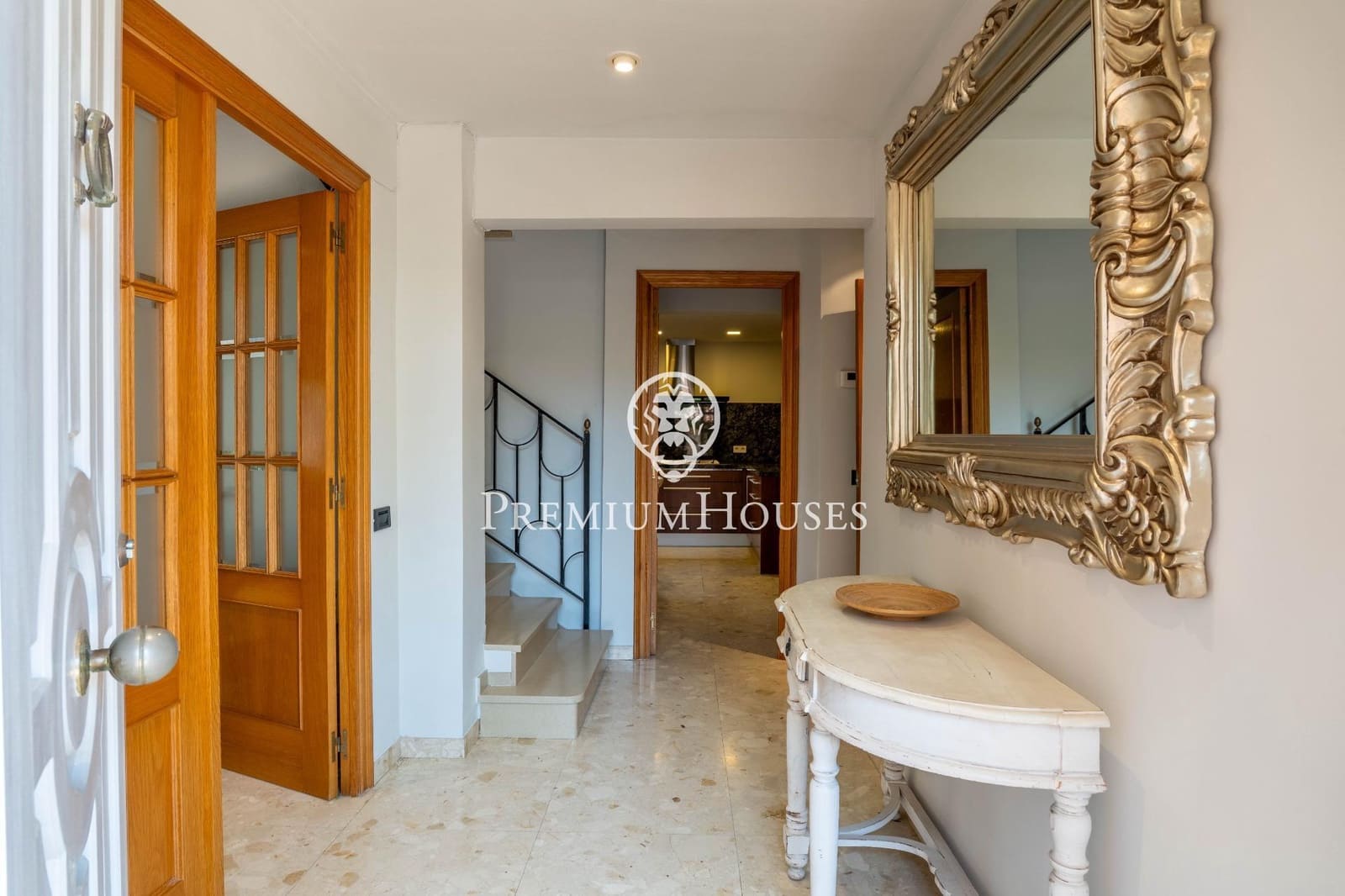 4 sypialnia Willa na sprzedaż w Vilafortuny z basenem garażem - 850 000 € (Ref: 9176591)