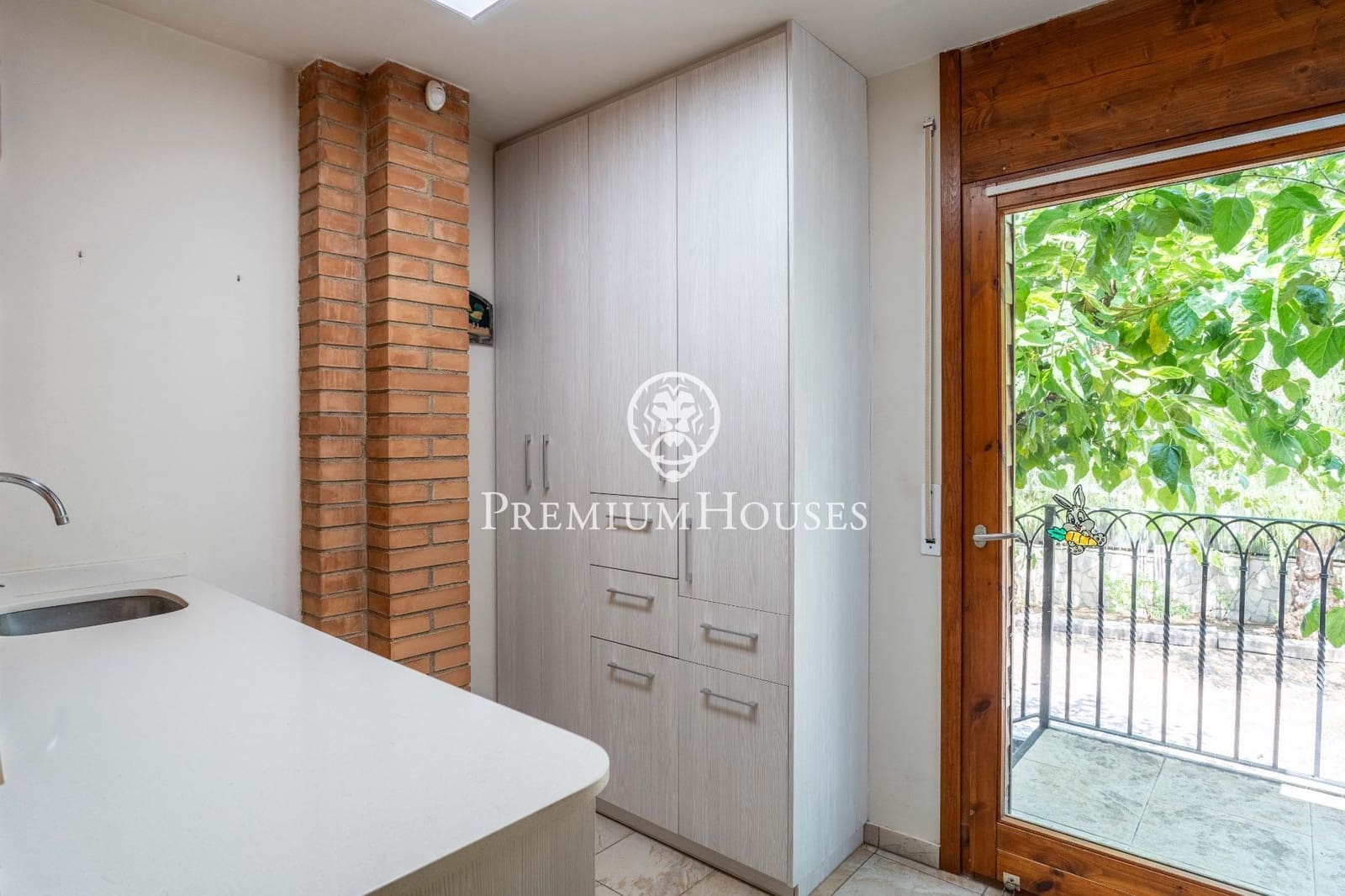 4 sypialnia Willa na sprzedaż w Vilafortuny z basenem garażem - 850 000 € (Ref: 9176591)