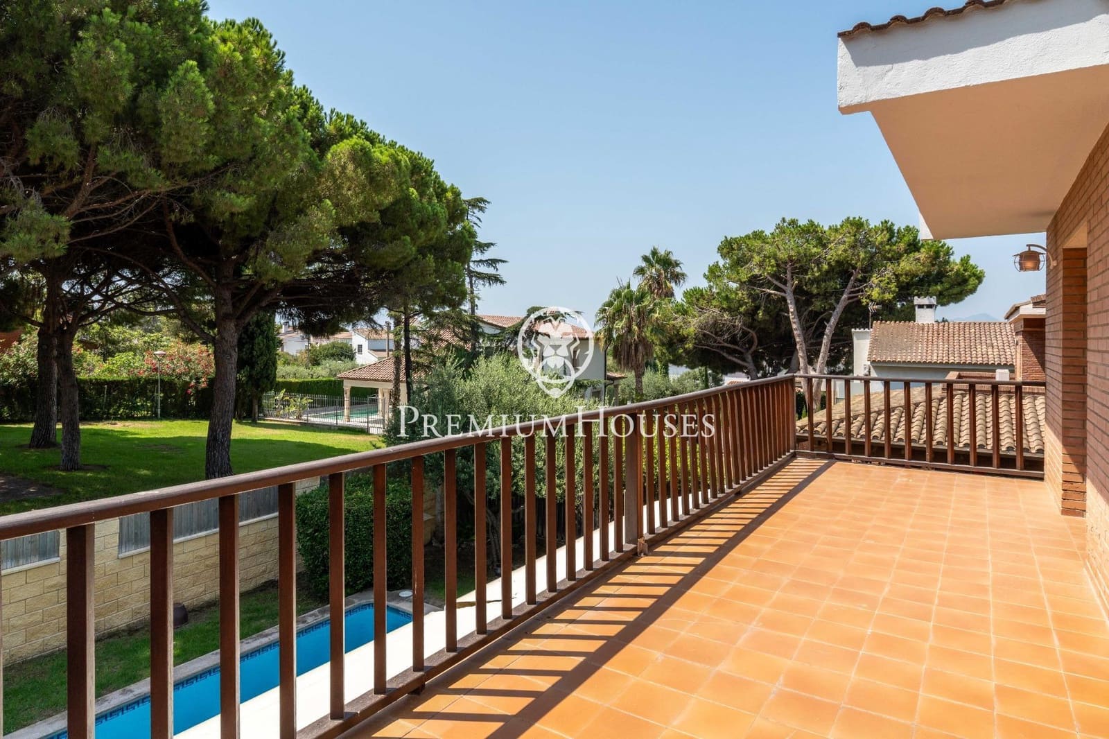 4 sypialnia Willa na sprzedaż w Vilafortuny z basenem garażem - 850 000 € (Ref: 9176591)