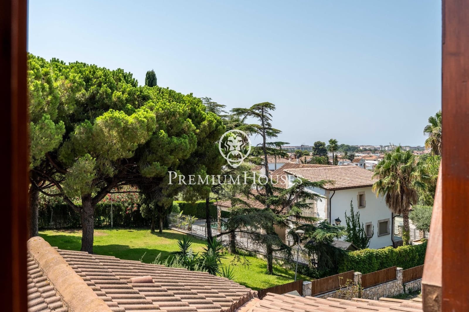 4 sypialnia Willa na sprzedaż w Vilafortuny z basenem garażem - 850 000 € (Ref: 9176591)