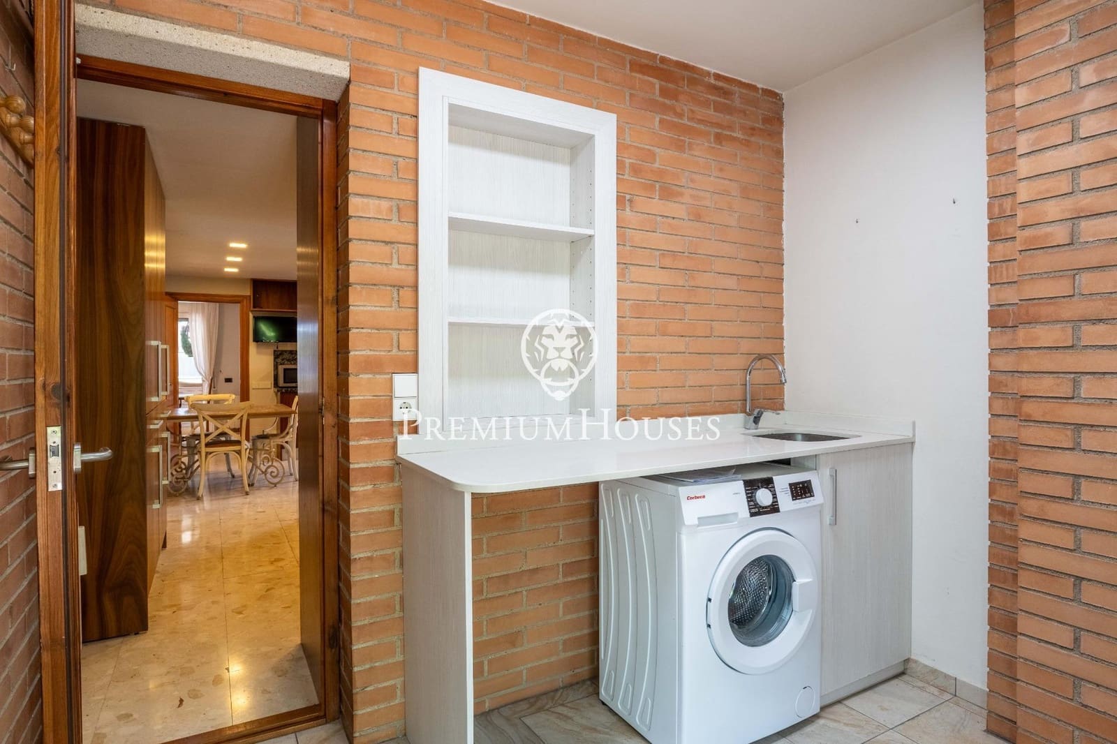 4 sypialnia Willa na sprzedaż w Vilafortuny z basenem garażem - 850 000 € (Ref: 9176591)