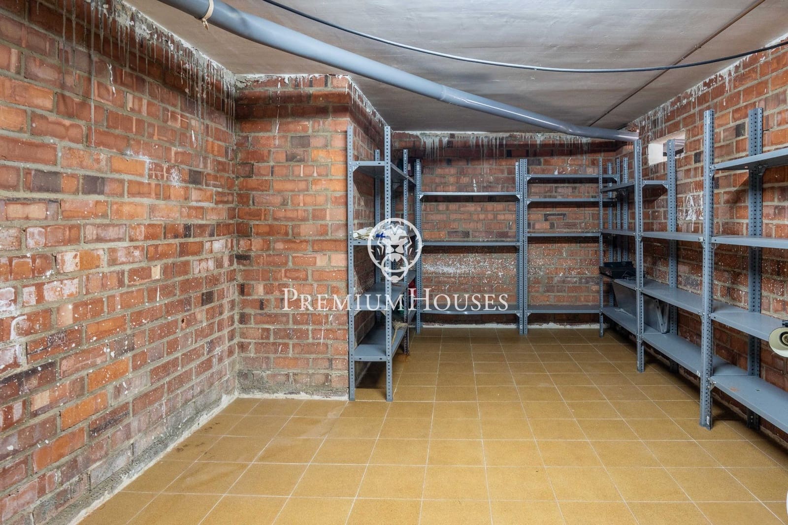 4 sypialnia Willa na sprzedaż w Vilafortuny z basenem garażem - 850 000 € (Ref: 9176591)