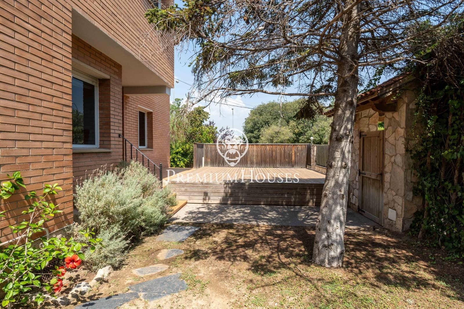 4 sypialnia Willa na sprzedaż w Vilafortuny z basenem garażem - 850 000 € (Ref: 9176591)