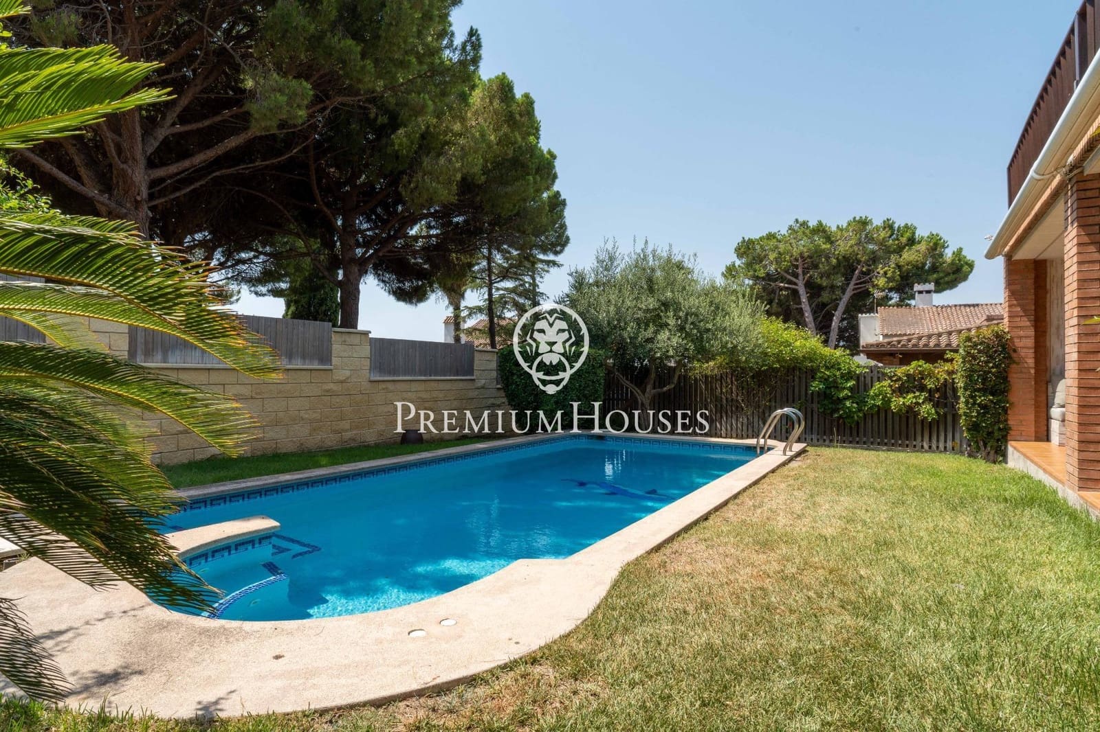 4 sypialnia Willa na sprzedaż w Vilafortuny z basenem garażem - 850 000 € (Ref: 9176591)