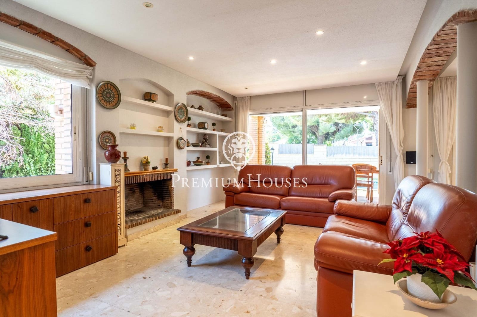 4 sypialnia Willa na sprzedaż w Vilafortuny z basenem garażem - 850 000 € (Ref: 9176591)