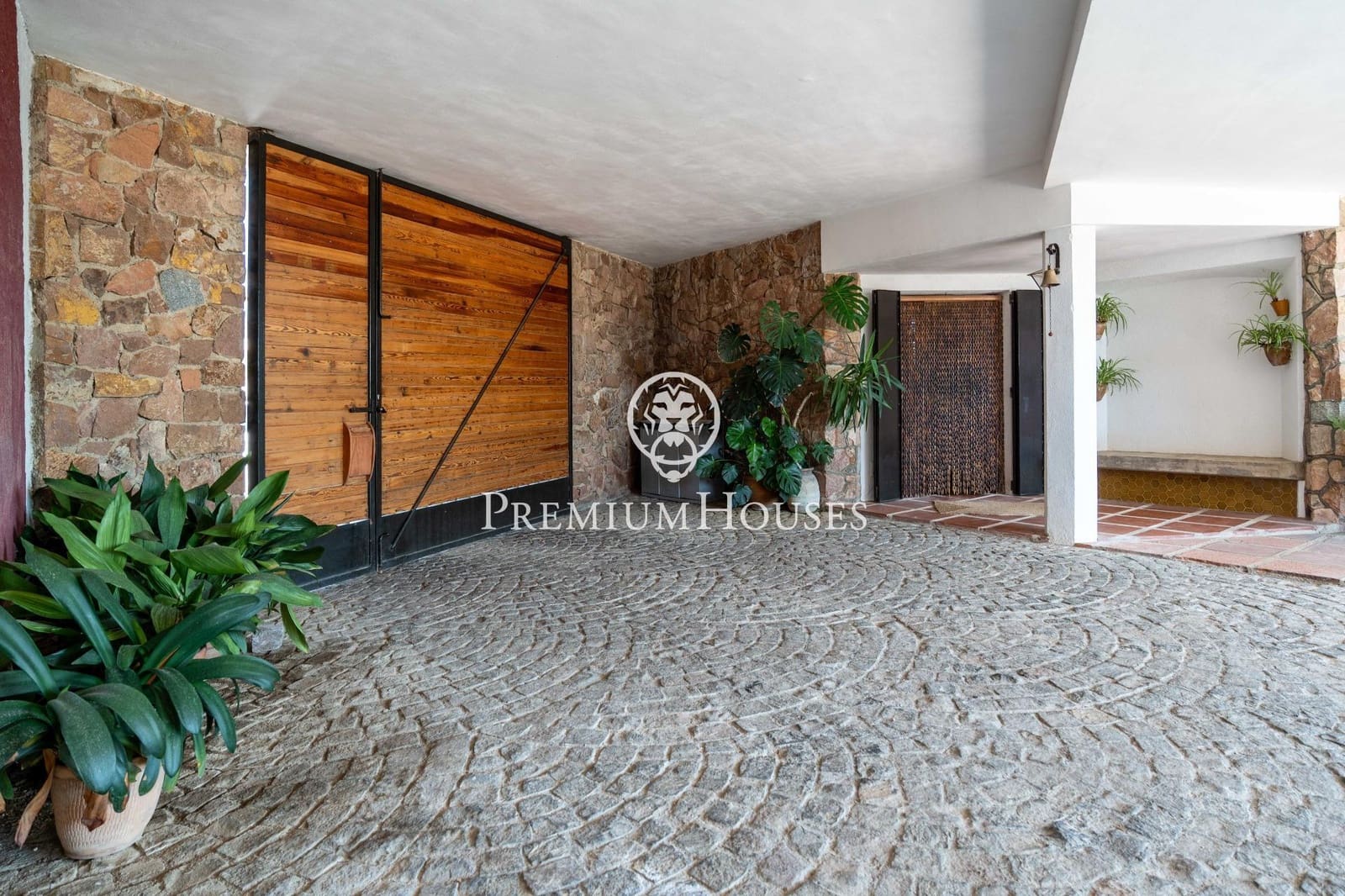 9 soveværelse Villa til salg i Riudecanyes med swimmingpool - € 1.280.000 (Ref: 9187164)