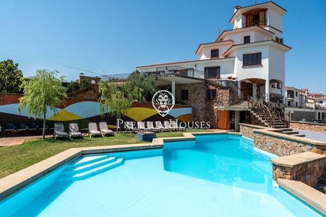 9 makuuhuone Huvila myytävänä paikassa Riudecanyes mukana uima-altaan - 1 280 000 € (Ref: 9187164)