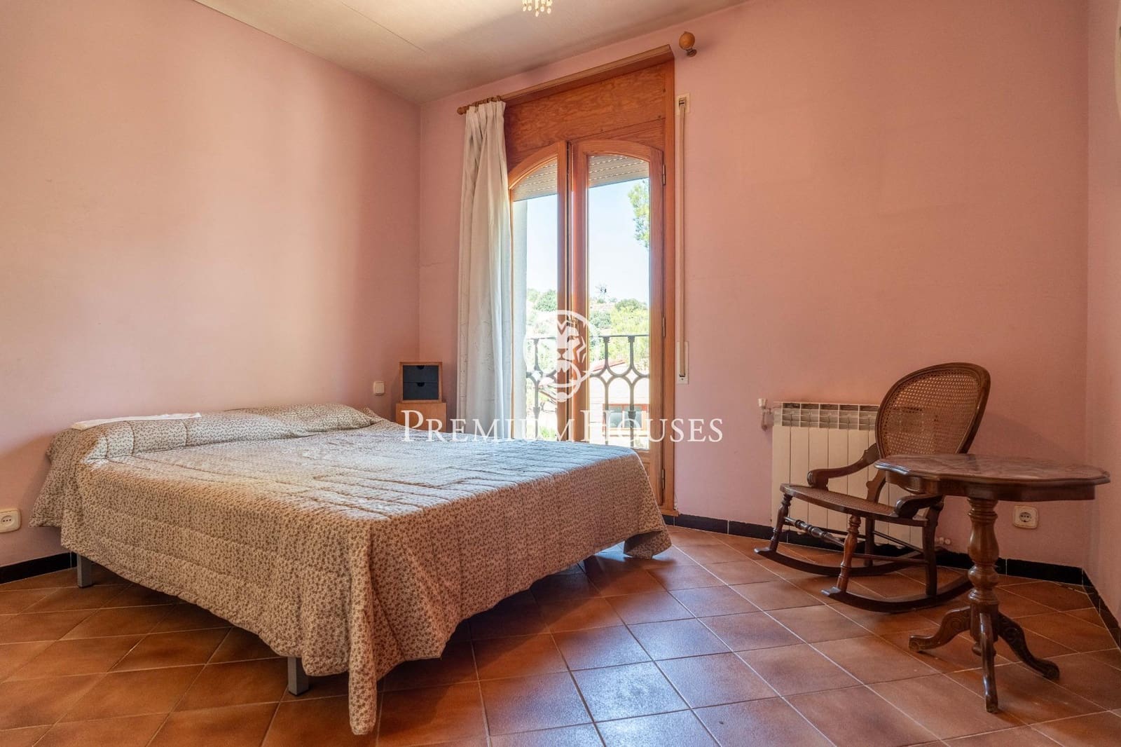 4 soveværelse Finca/Landehus til salg i Riudecanyes med garage - € 570.000 (Ref: 9188649)