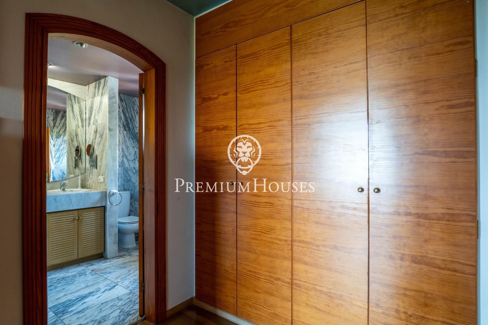 4 soveværelse Finca/Landehus til salg i Riudecanyes med garage - € 570.000 (Ref: 9188649)