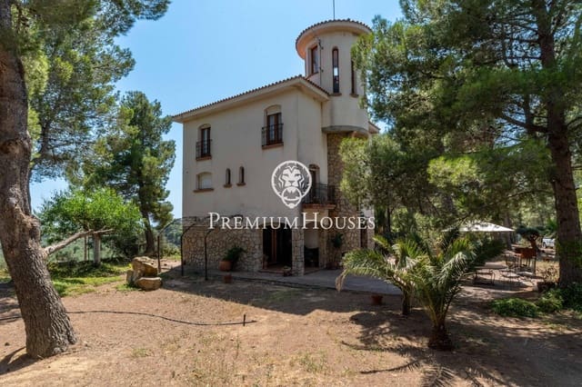 4 bedroom Finca/Country House for sale in Riudecanyes with garage - € 570,000 (Ref: 9188649)