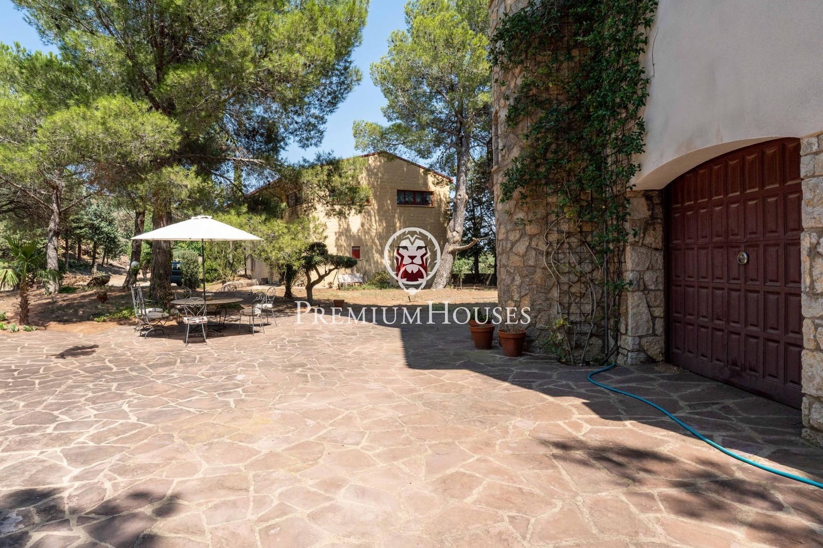 4 soveværelse Finca/Landehus til salg i Riudecanyes med garage - € 570.000 (Ref: 9188649)