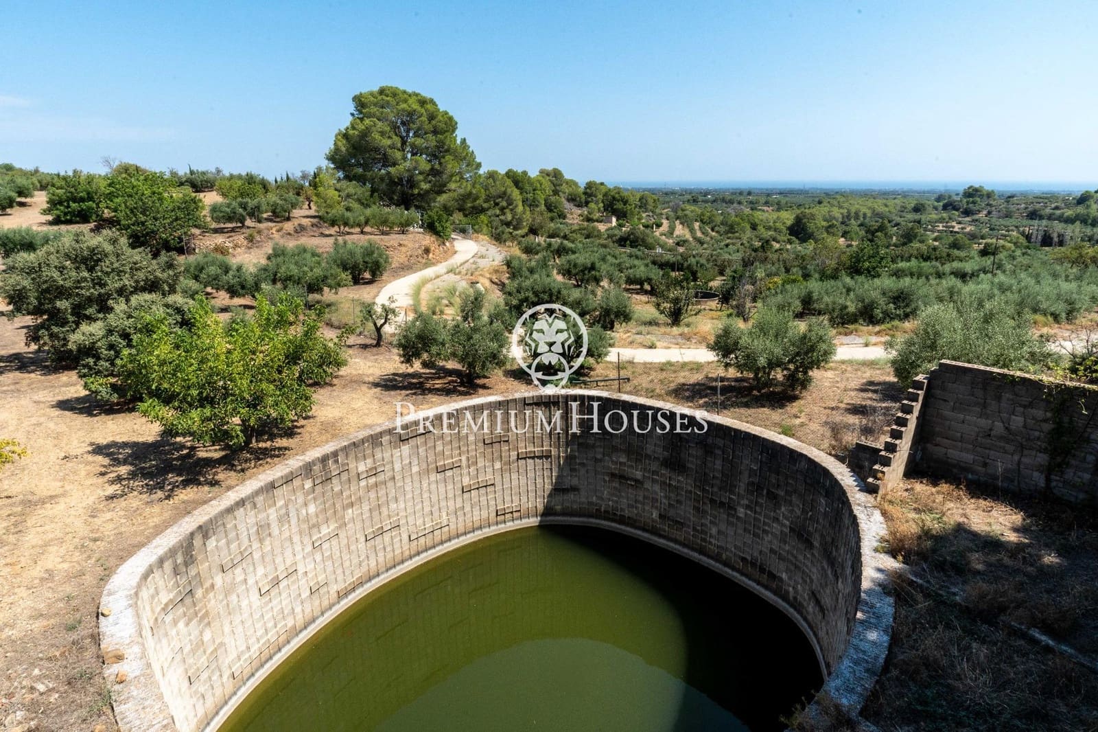 4 soveværelse Finca/Landehus til salg i Riudecanyes med garage - € 570.000 (Ref: 9188649)