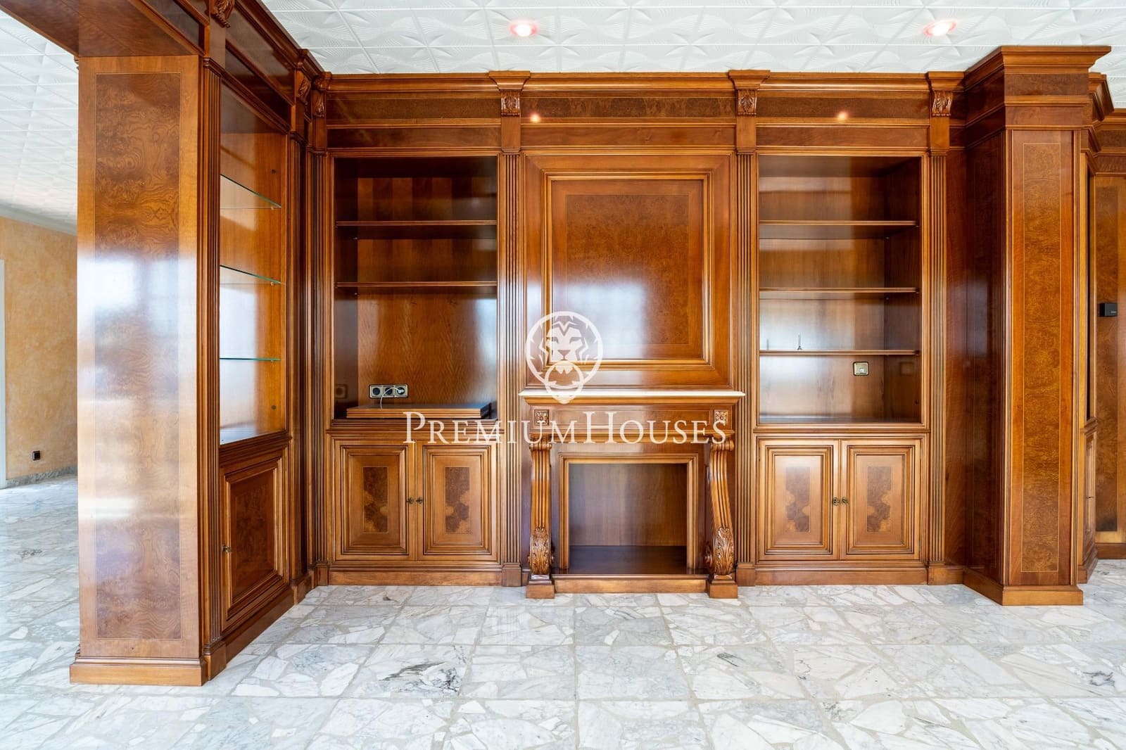 6 soverom Villa til salgs i Gava med svømmebasseng garasje - € 1 165 000 (Ref: 9206697)