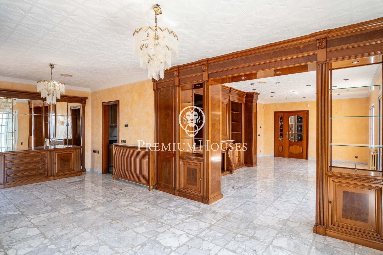 6 soverom Villa til salgs i Gava med svømmebasseng garasje - € 1 165 000 (Ref: 9206697)