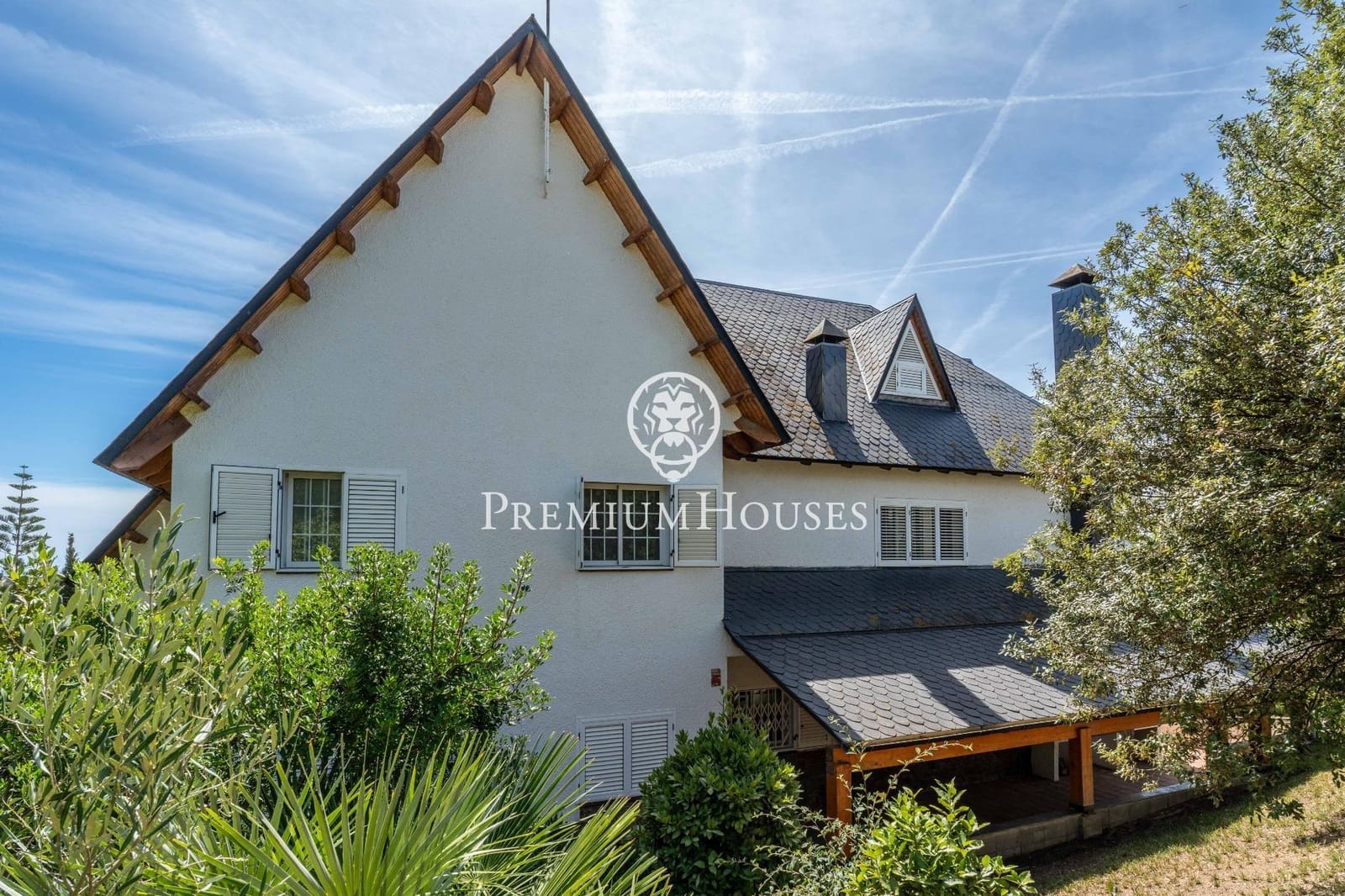 6 soverom Villa til salgs i Gava med svømmebasseng garasje - € 1 165 000 (Ref: 9206697)