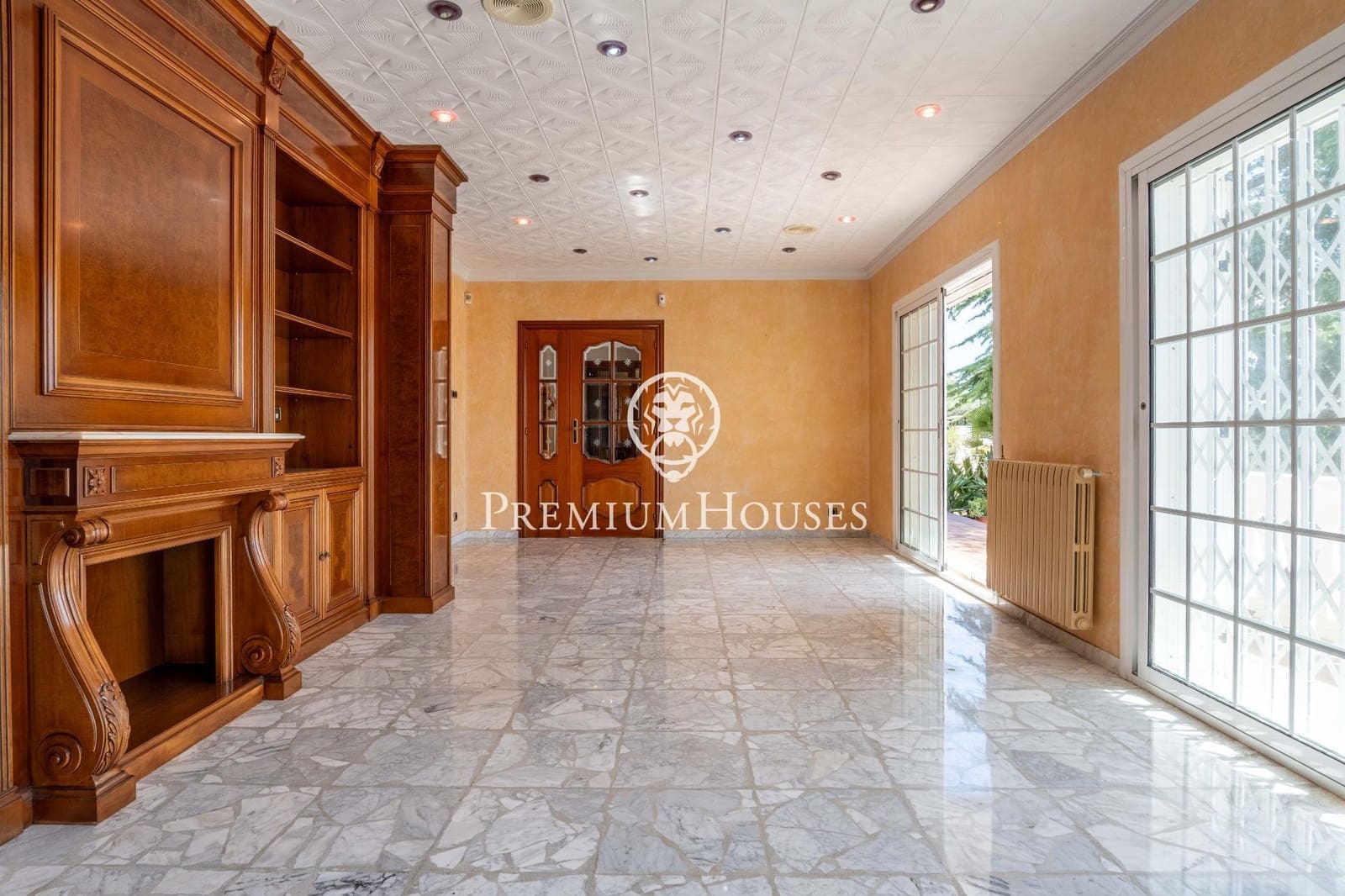 6 soverom Villa til salgs i Gava med svømmebasseng garasje - € 1 165 000 (Ref: 9206697)