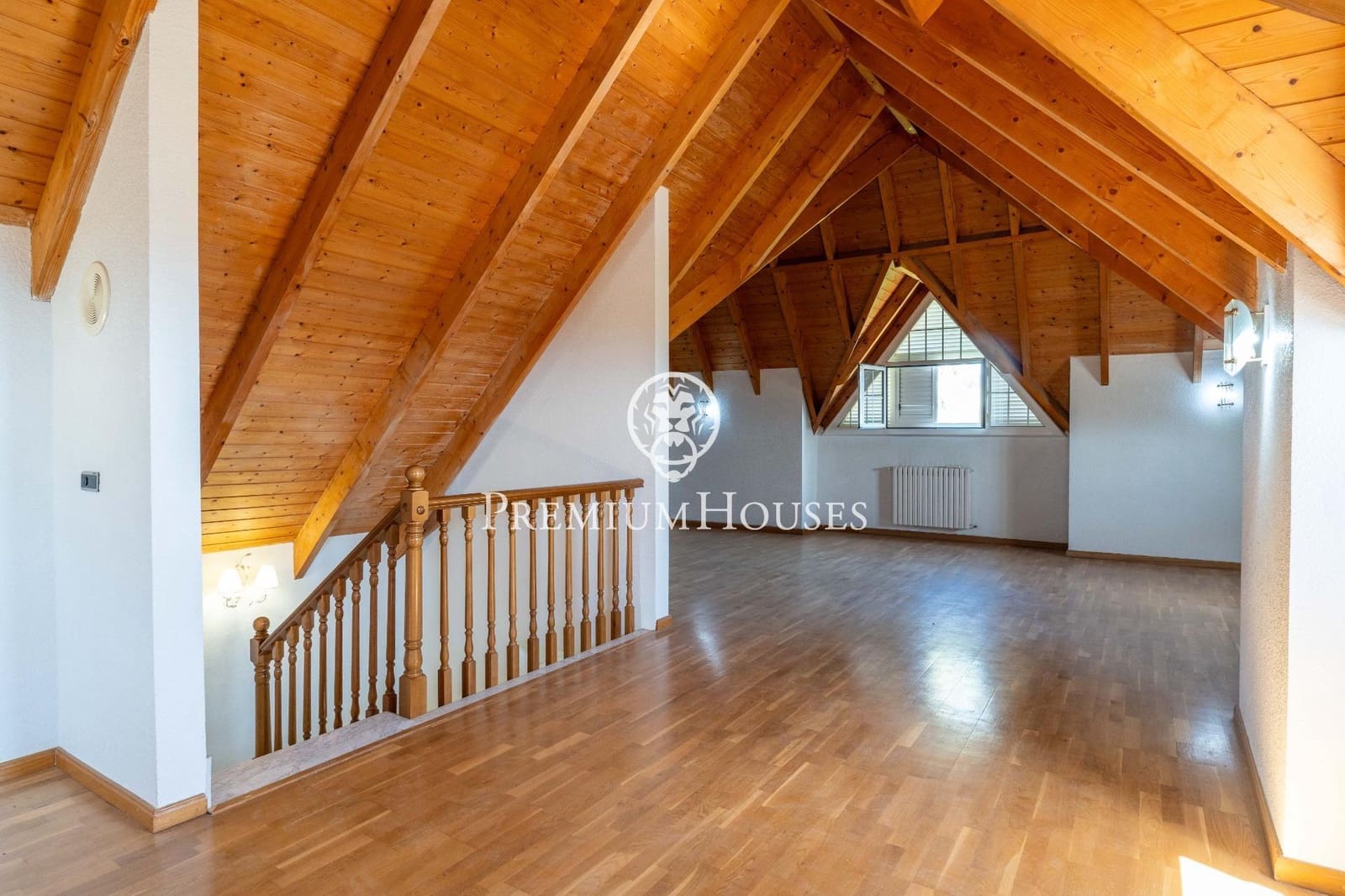 6 soverom Villa til salgs i Gava med svømmebasseng garasje - € 1 165 000 (Ref: 9206697)