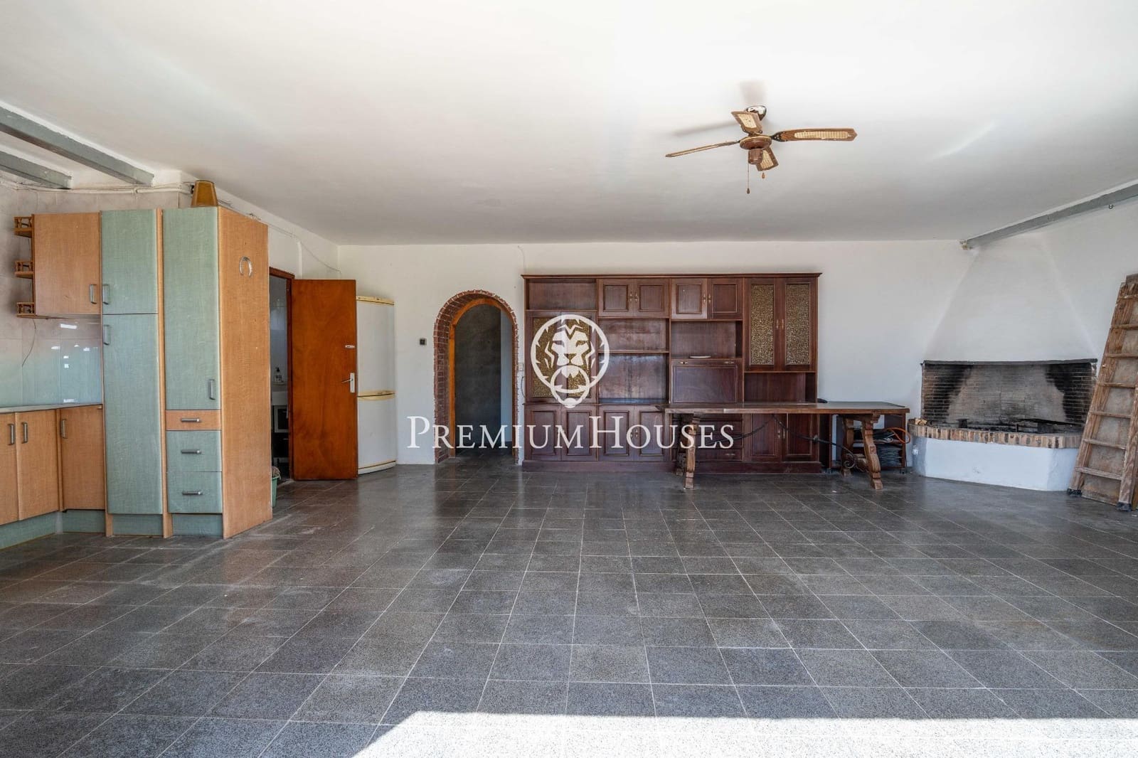 6 soverom Villa til salgs i Gava med svømmebasseng garasje - € 1 165 000 (Ref: 9206697)