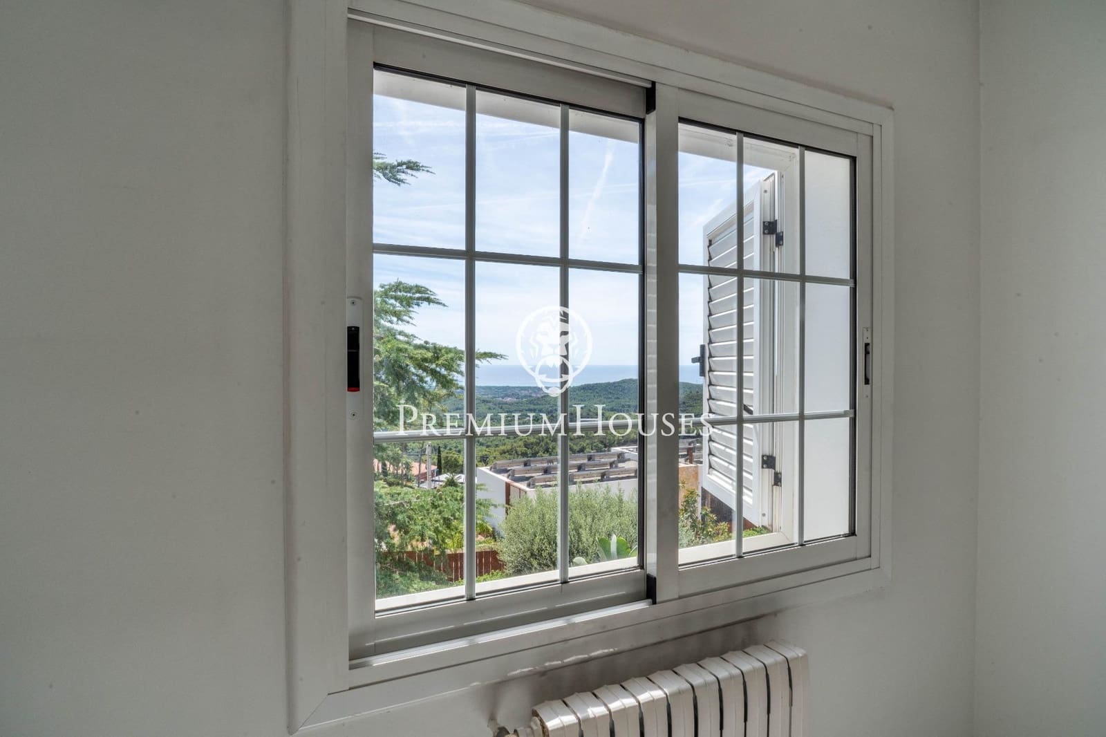 6 soverom Villa til salgs i Gava med svømmebasseng garasje - € 1 165 000 (Ref: 9206697)