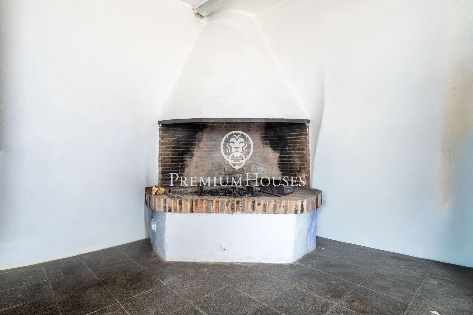 6 soverom Villa til salgs i Gava med svømmebasseng garasje - € 1 165 000 (Ref: 9206697)