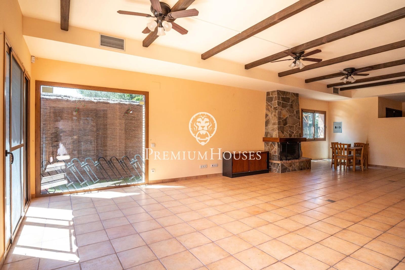 9 sypialnia Willa na sprzedaż w Castelldefels z basenem garażem - 2 500 000 € (Ref: 9206698)