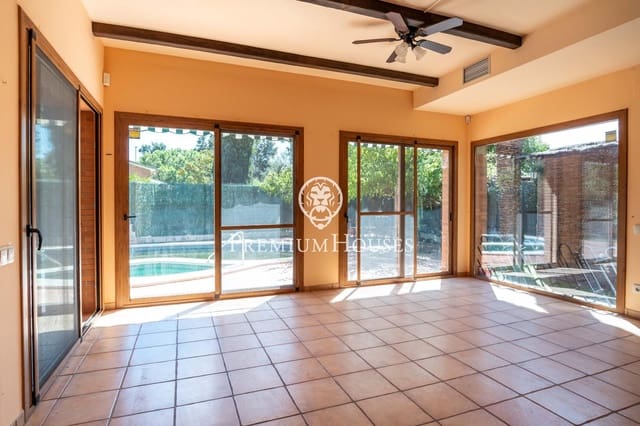 9 sypialnia Willa na sprzedaż w Castelldefels z basenem garażem - 2 500 000 € (Ref: 9206698)