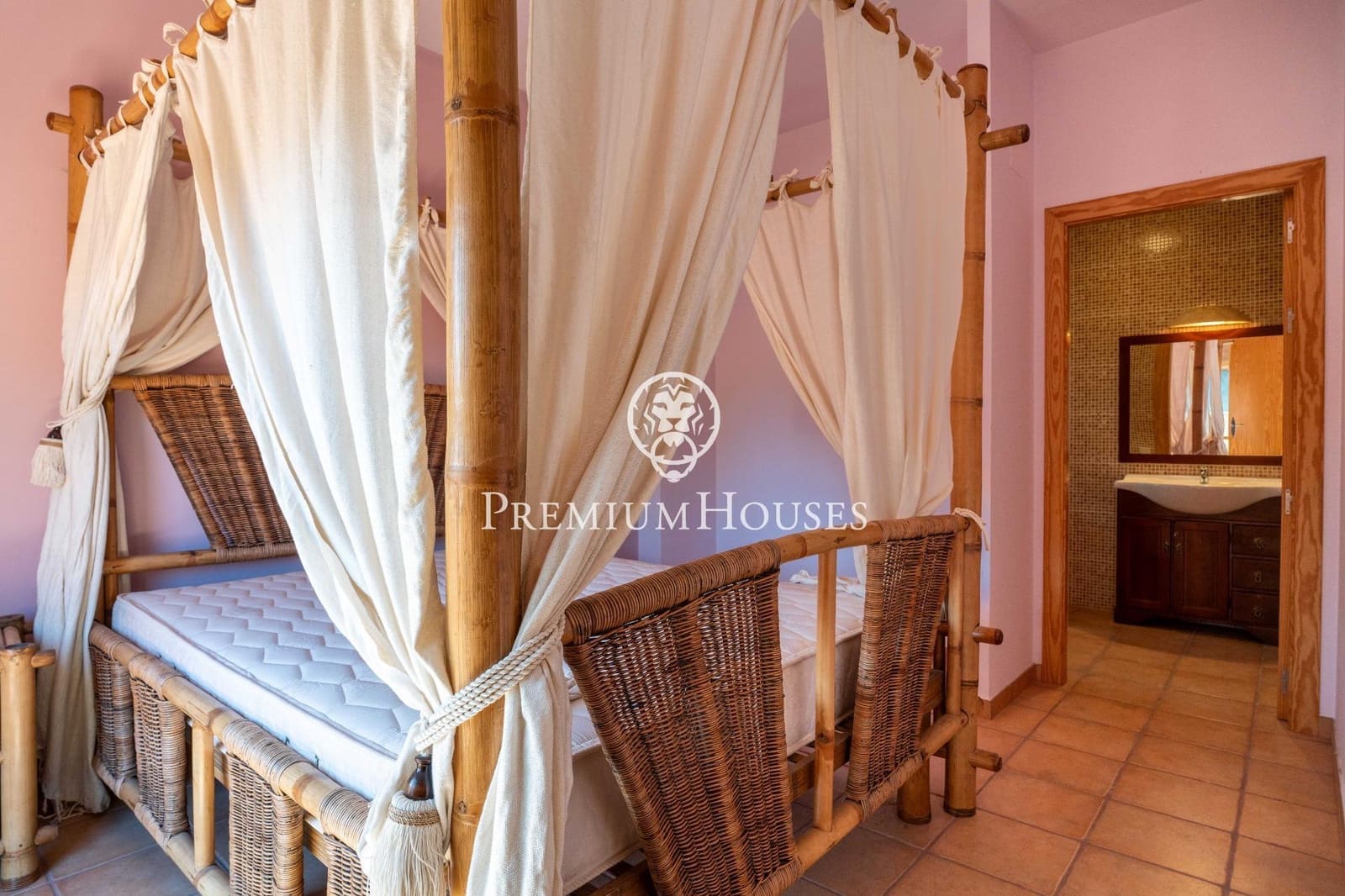 9 sypialnia Willa na sprzedaż w Castelldefels z basenem garażem - 2 500 000 € (Ref: 9206698)