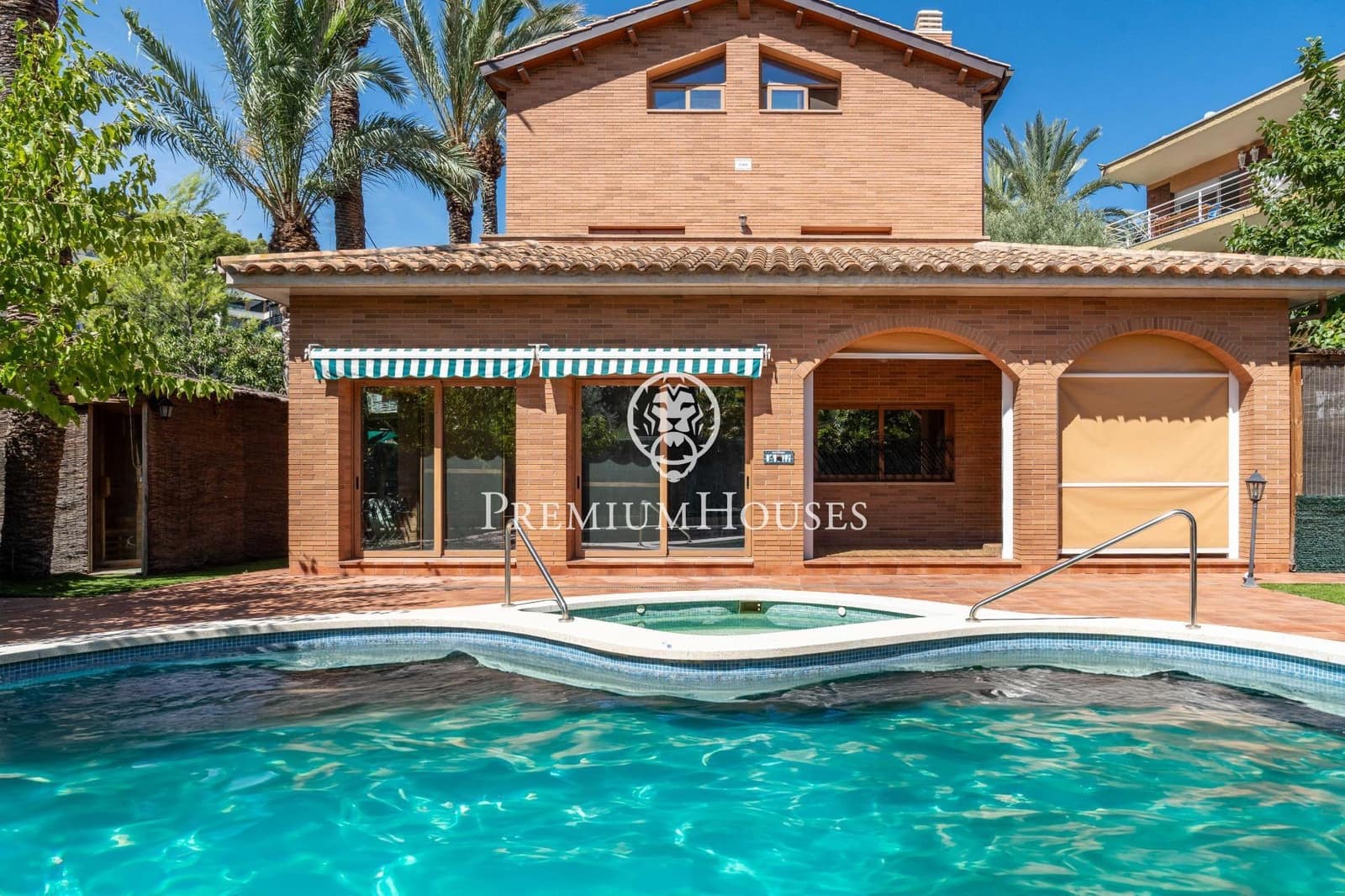 9 sypialnia Willa na sprzedaż w Castelldefels z basenem garażem - 2 500 000 € (Ref: 9206698)