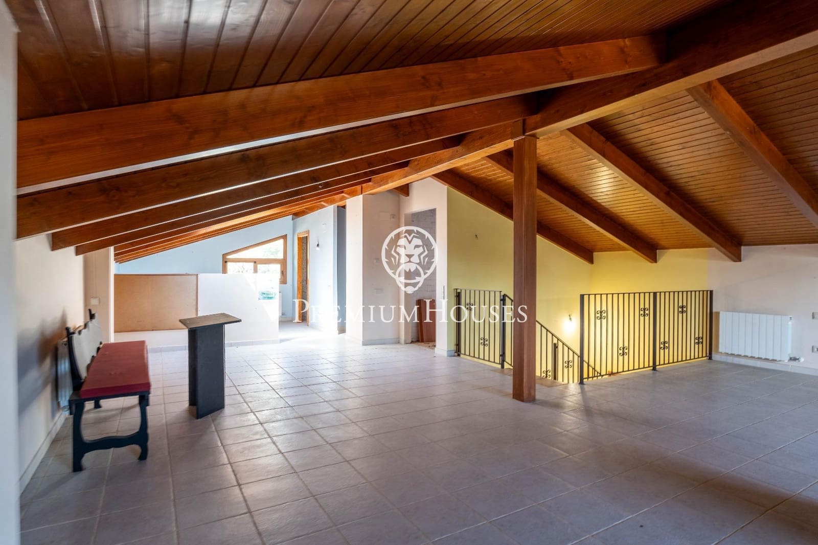 9 sypialnia Willa na sprzedaż w Castelldefels z basenem garażem - 2 500 000 € (Ref: 9206698)