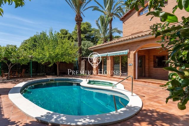 9 sypialnia Willa na sprzedaż w Castelldefels z basenem garażem - 2 500 000 € (Ref: 9206698)