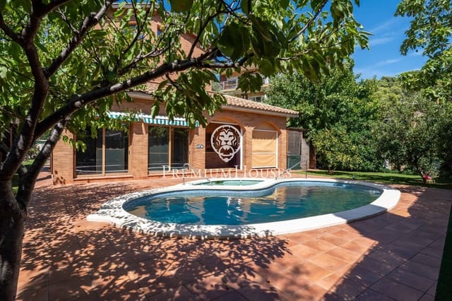 9 sypialnia Willa na sprzedaż w Castelldefels z basenem garażem - 2 500 000 € (Ref: 9206698)