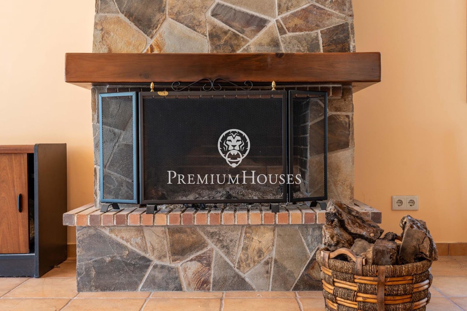 9 sypialnia Willa na sprzedaż w Castelldefels z basenem garażem - 2 500 000 € (Ref: 9206698)