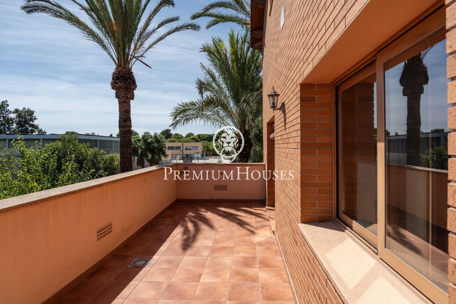 9 sypialnia Willa na sprzedaż w Castelldefels z basenem garażem - 2 500 000 € (Ref: 9206698)