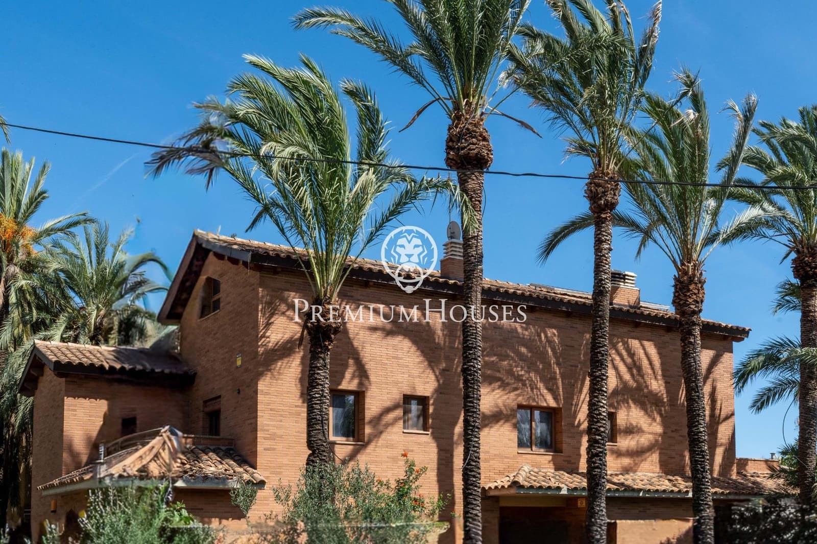 9 sypialnia Willa na sprzedaż w Castelldefels z basenem garażem - 2 500 000 € (Ref: 9206698)