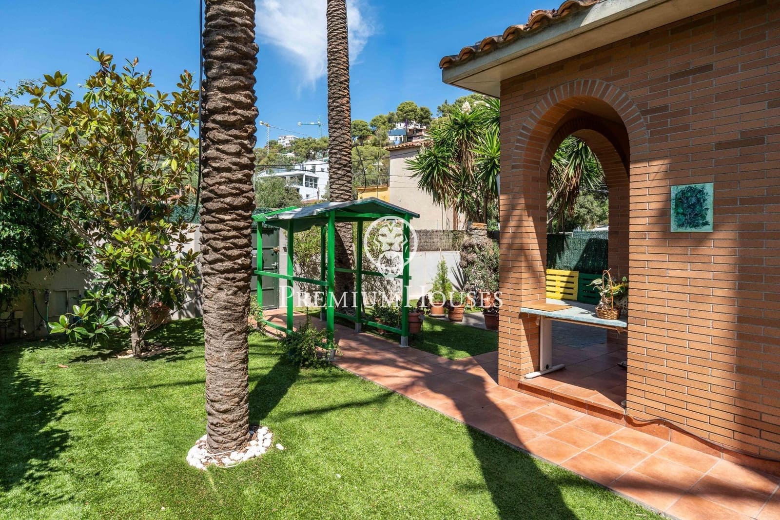 9 sypialnia Willa na sprzedaż w Castelldefels z basenem garażem - 2 500 000 € (Ref: 9206698)