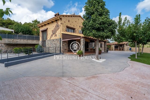 5 bedroom Villa for sale in Maspujols with pool garage - € 455,000 (Ref: 9217681)