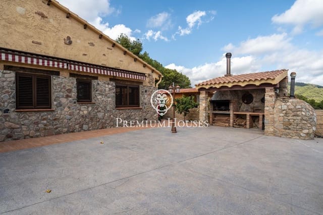 5 bedroom Villa for sale in Maspujols with pool garage - € 455,000 (Ref: 9217681)