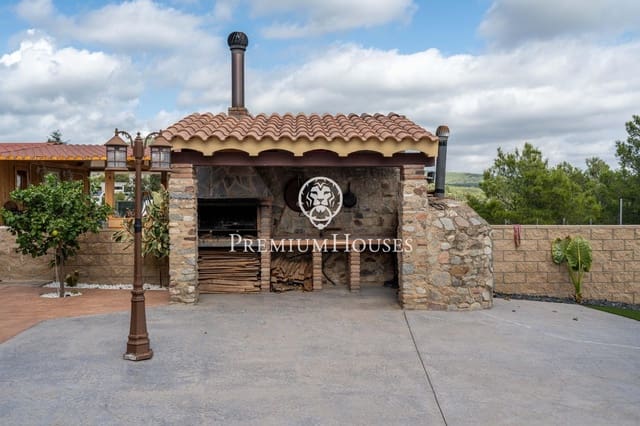 5 bedroom Villa for sale in Maspujols with pool garage - € 455,000 (Ref: 9217681)