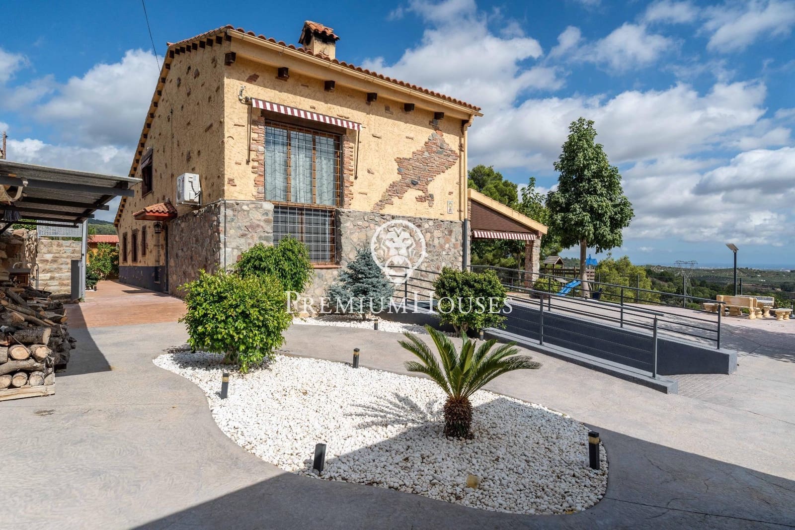 5 soveværelse Villa til salg i Maspujols med swimmingpool garage - € 455.000 (Ref: 9217681)