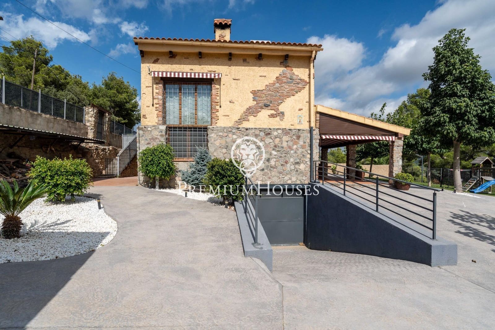 5 soveværelse Villa til salg i Maspujols med swimmingpool garage - € 455.000 (Ref: 9217681)