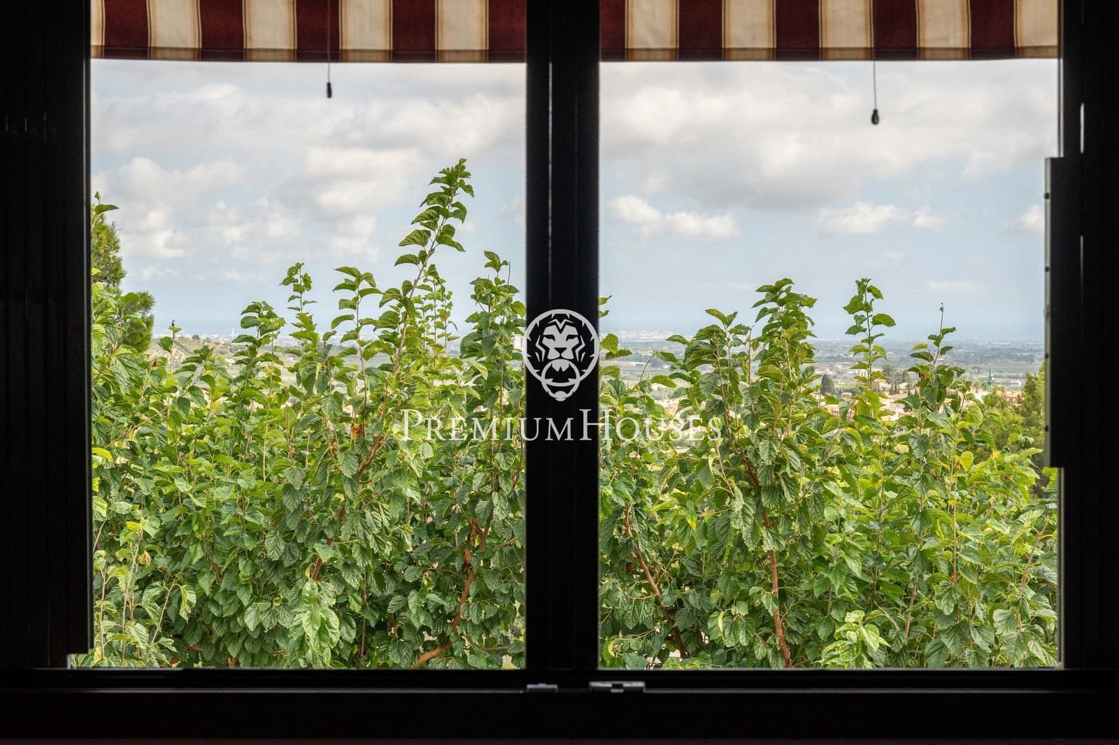 5 soveværelse Villa til salg i Maspujols med swimmingpool garage - € 455.000 (Ref: 9217681)